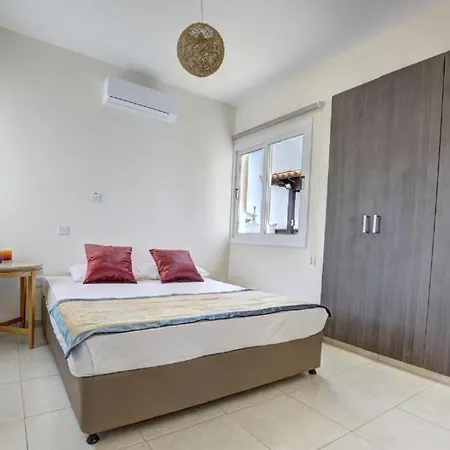 Tasia Villa *