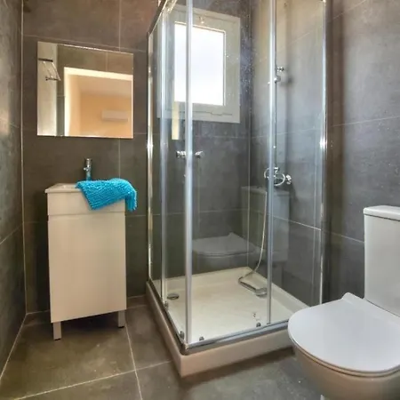 Tasia Villa *